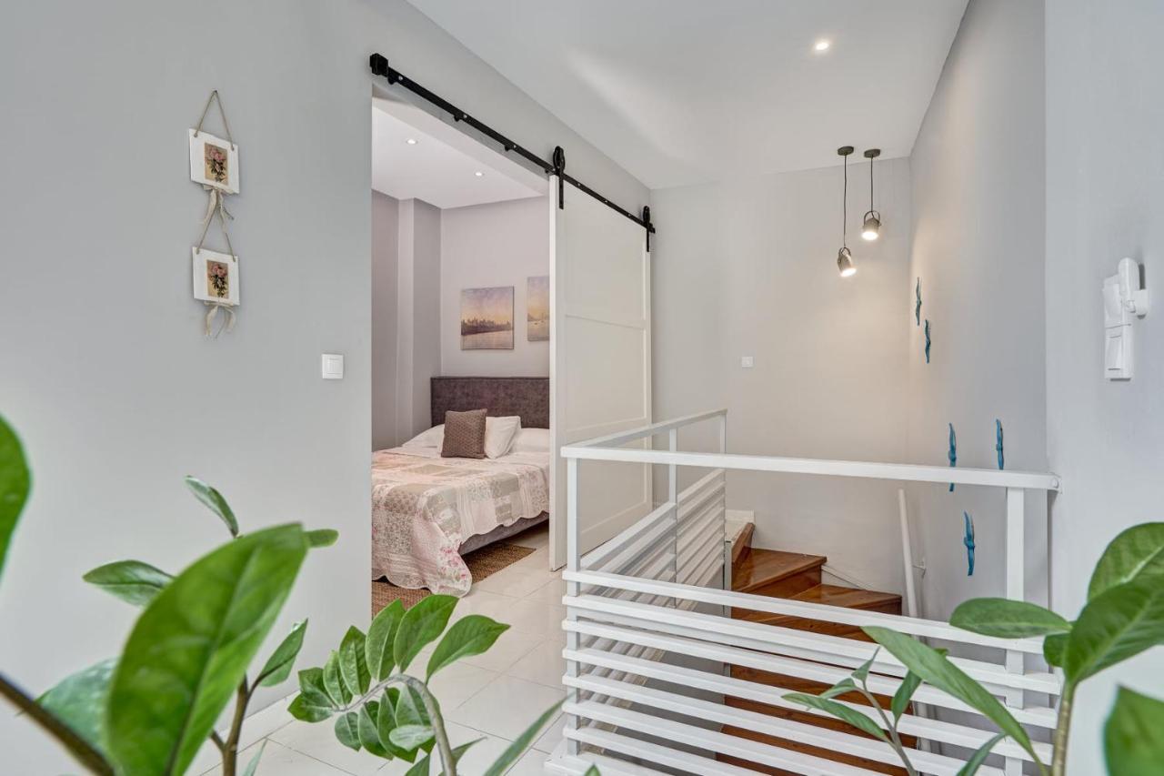 Old Town Luxury Velvet Apartment Rhodes City ภายนอก รูปภาพ